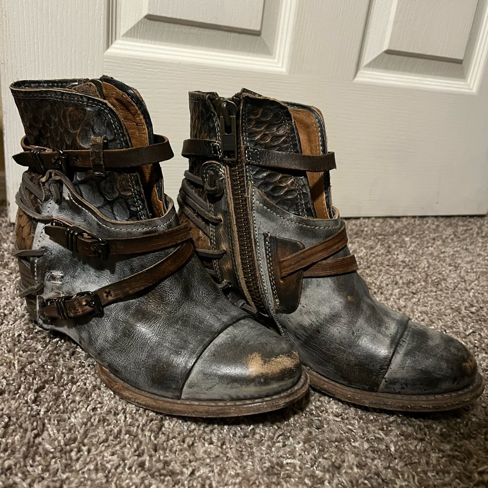 MINT CONDITION Freebird Graphite Crues